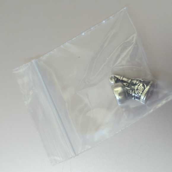 Pandora Disneyworld 45th Magic Kingdom Castle - Picture 13 of 13